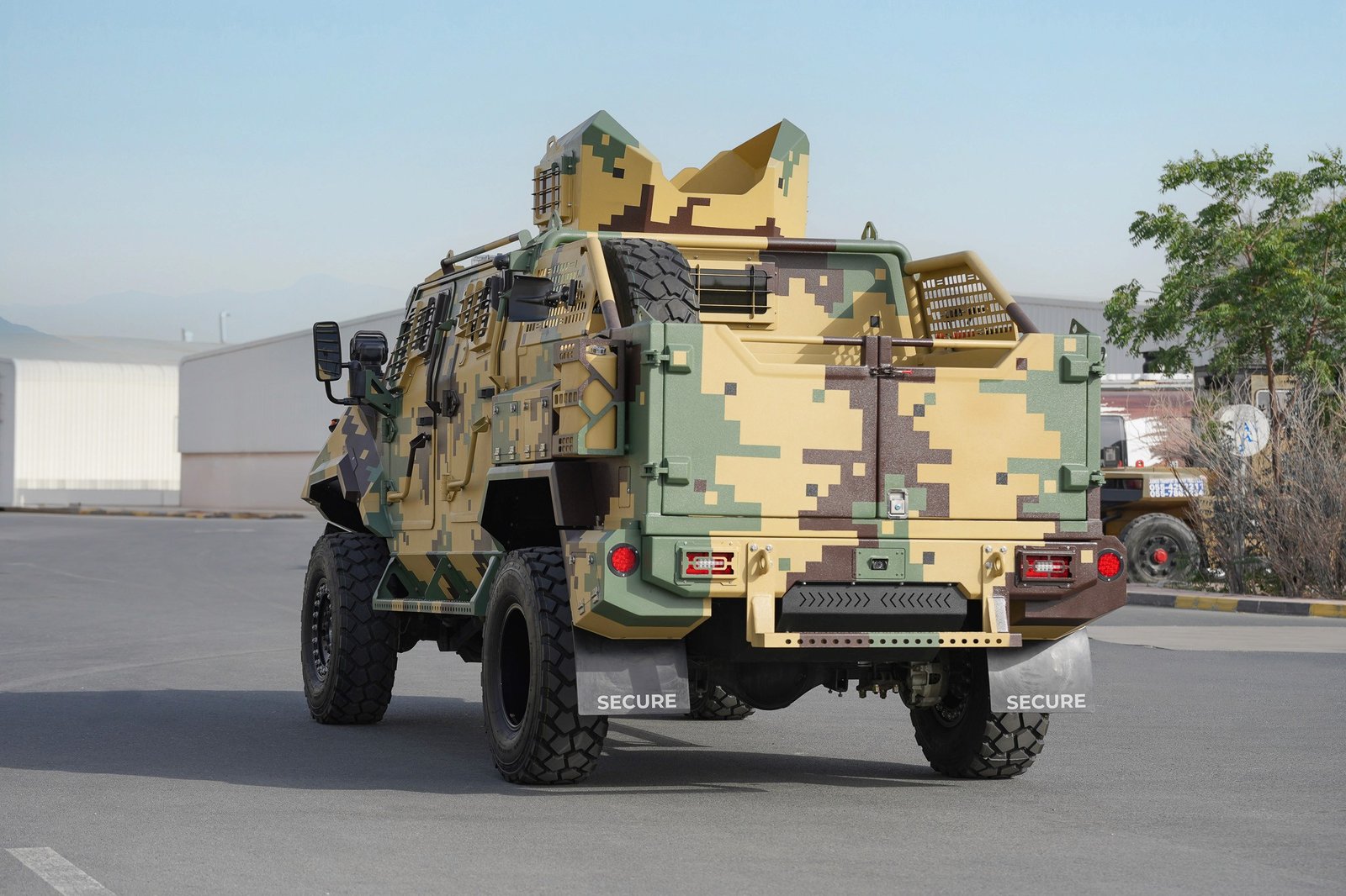 SAV Tiger 4x4 side view